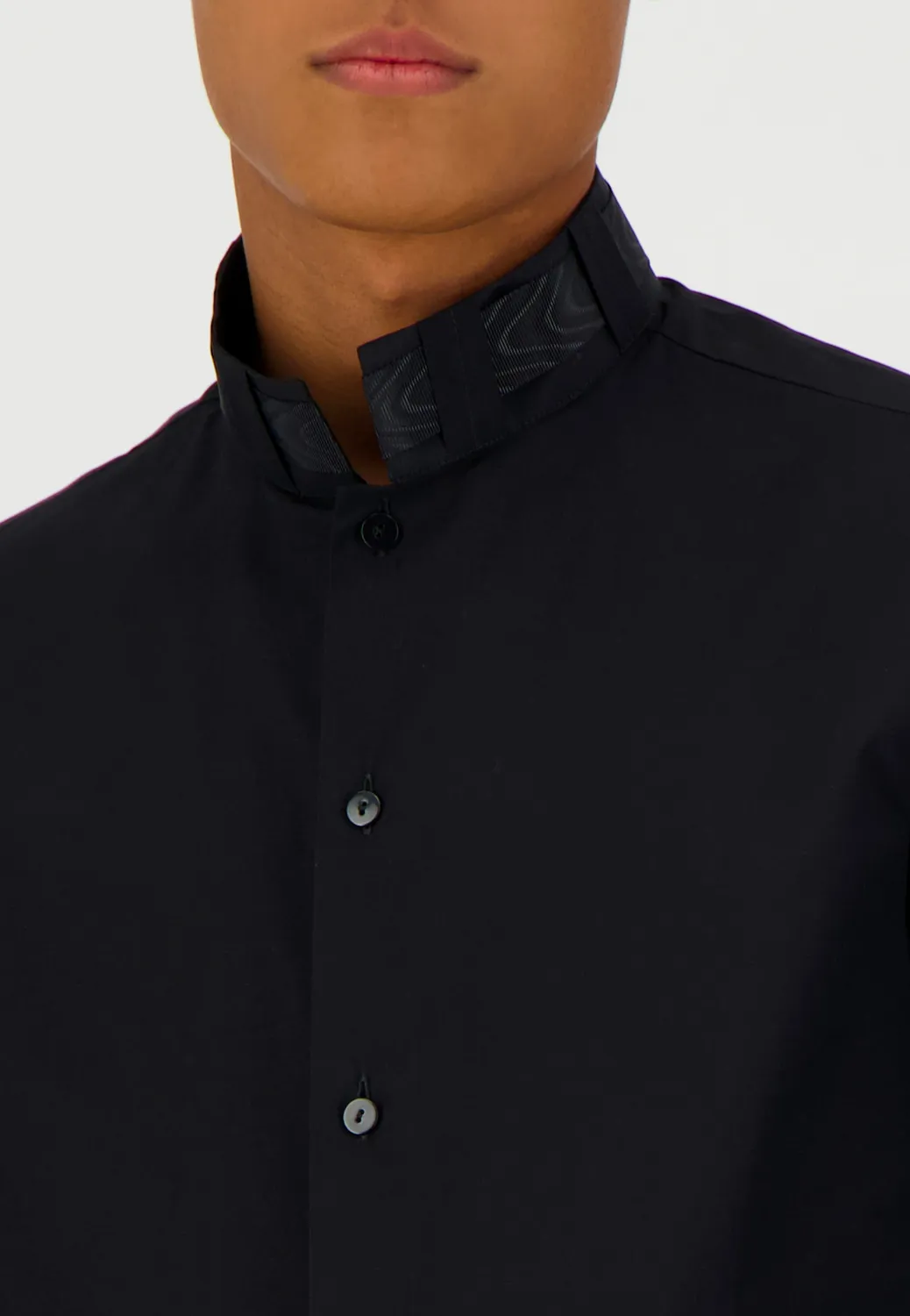 Pierre Talamon Necklace chemise noire coupe droite