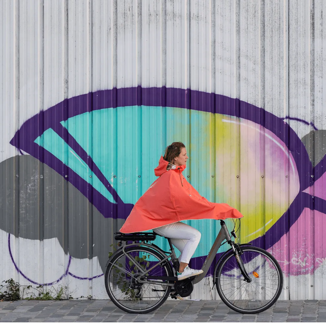 Le Temps des Grenouilles Cap York cape pluie vélo corail