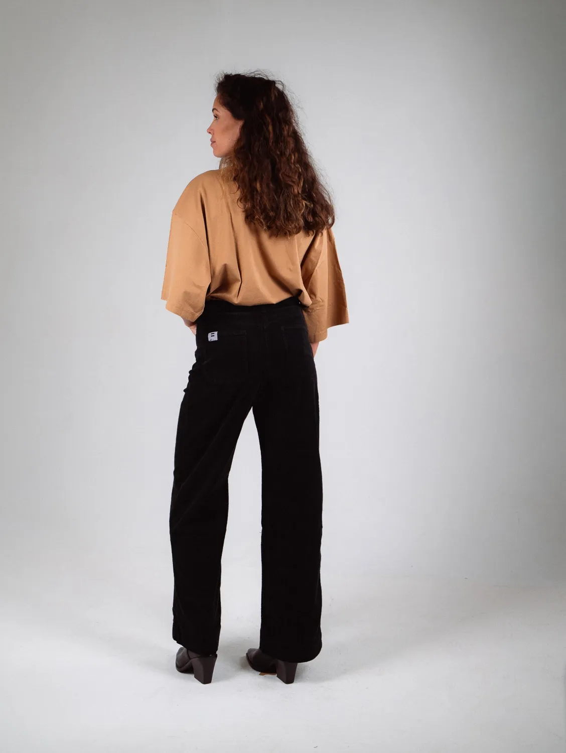 Cotelé Paris Pantalon Jane noir velours taille haute