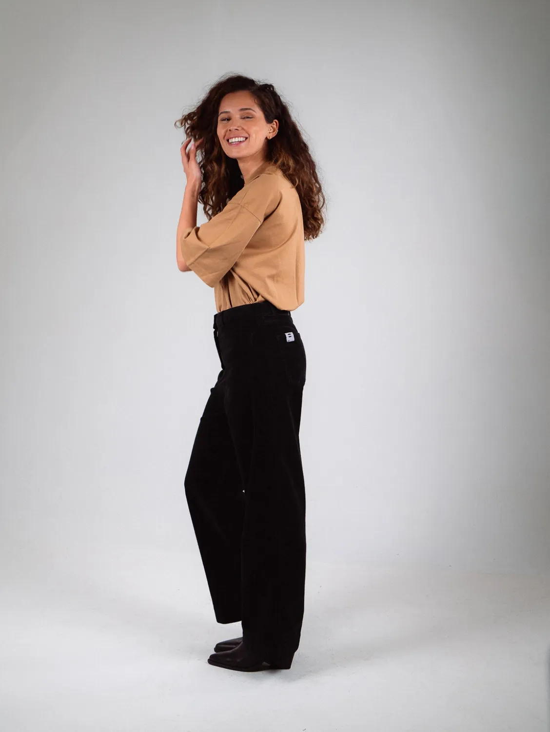 Cotelé Paris Pantalon Jane noir velours taille haute