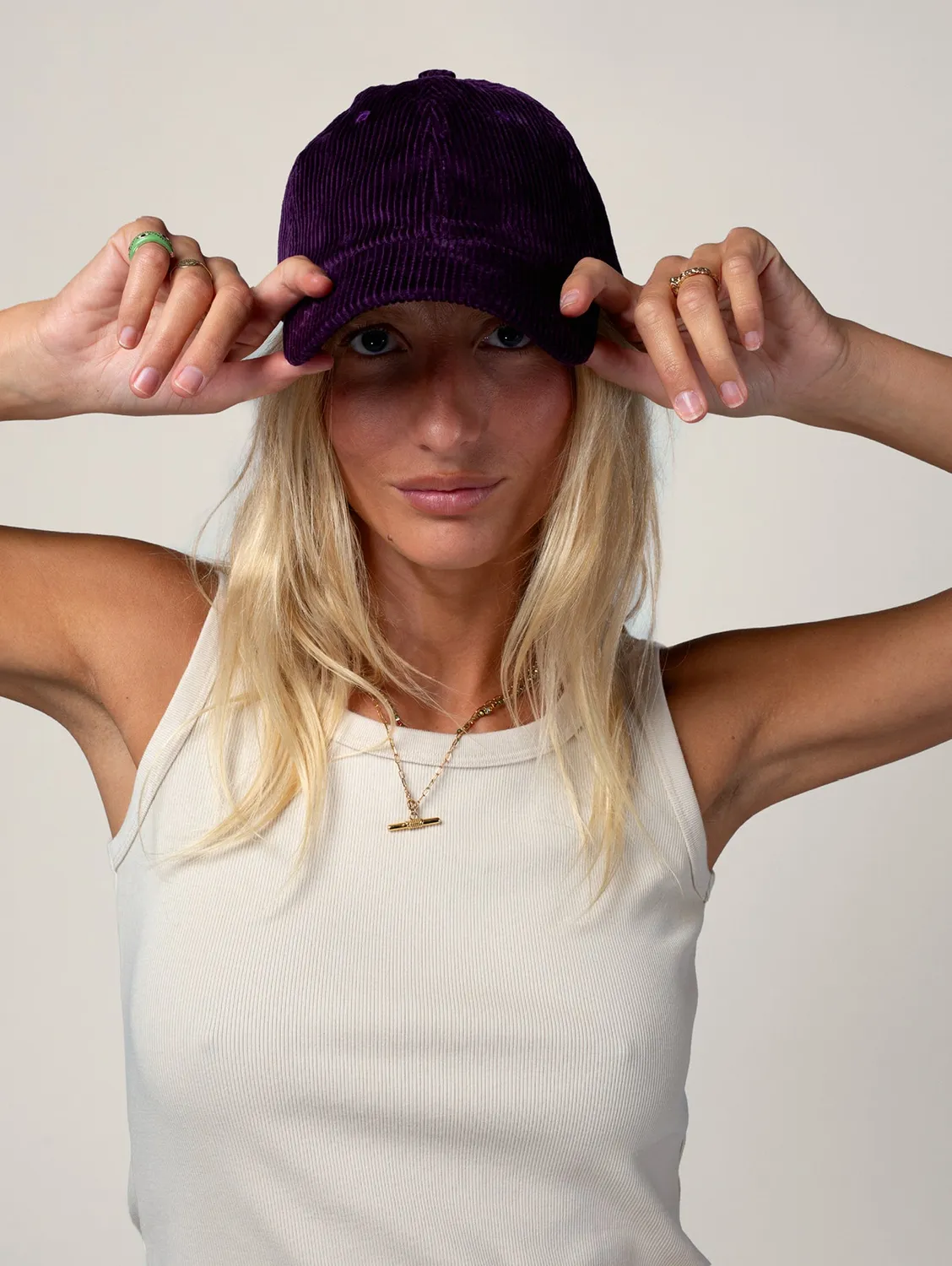 Cotelé Paris Casquette Côtelé prune velours réglable