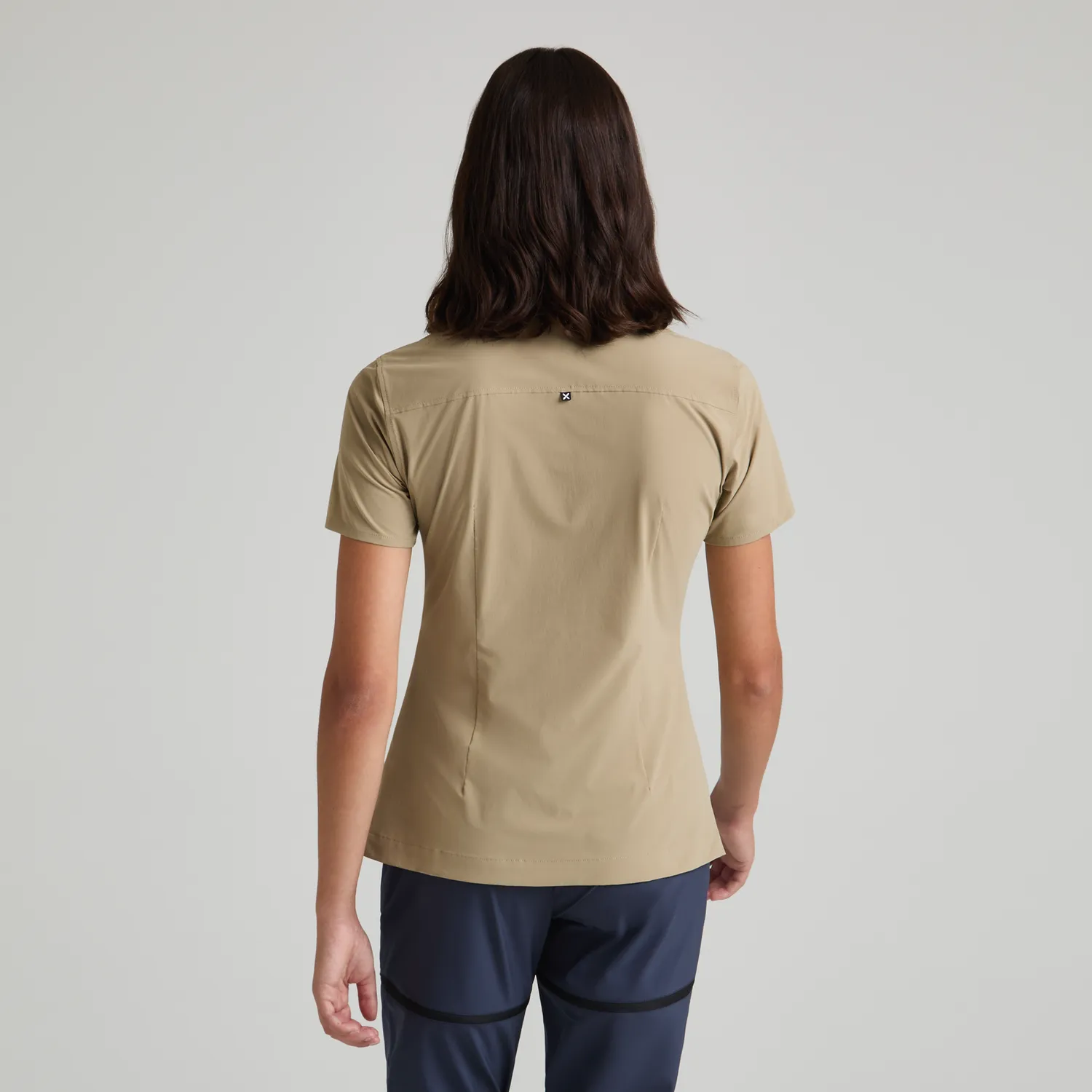 Montura Solid chemise manches courtes femme légère