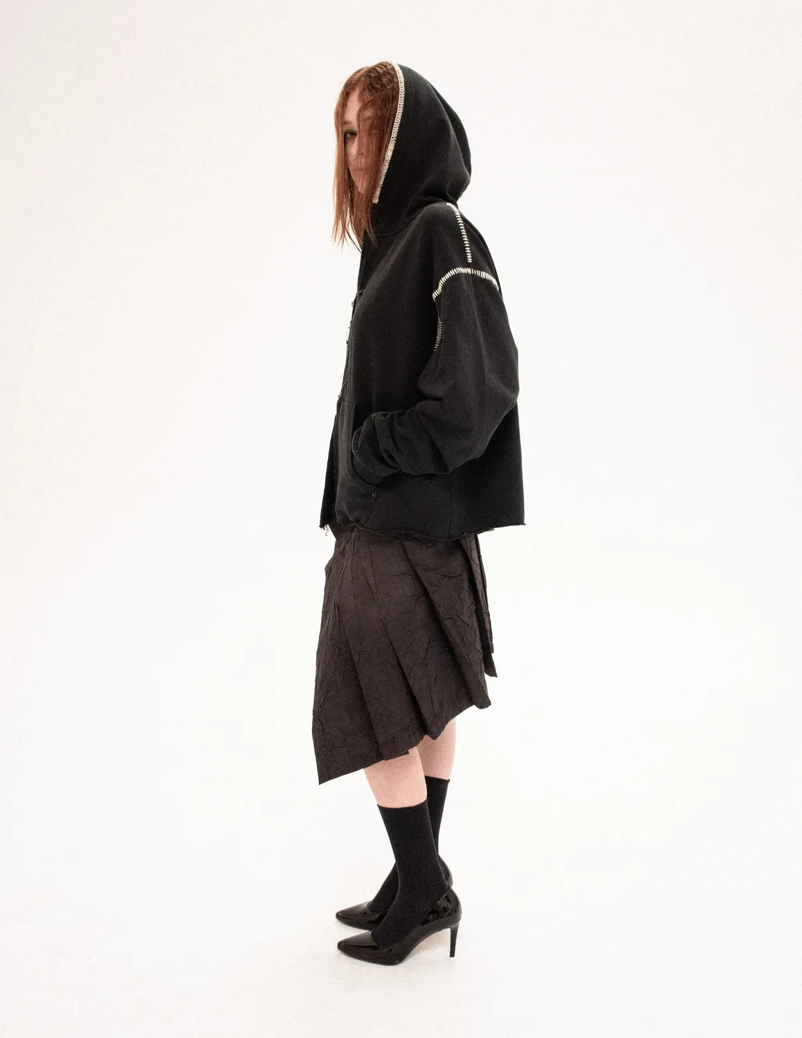 Paolo Leduc Raw Edge hoodie coton bio noir cropped