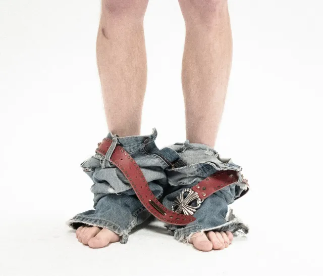 Paolo Leduc Fetish ceinture cuir rouge cloutée
