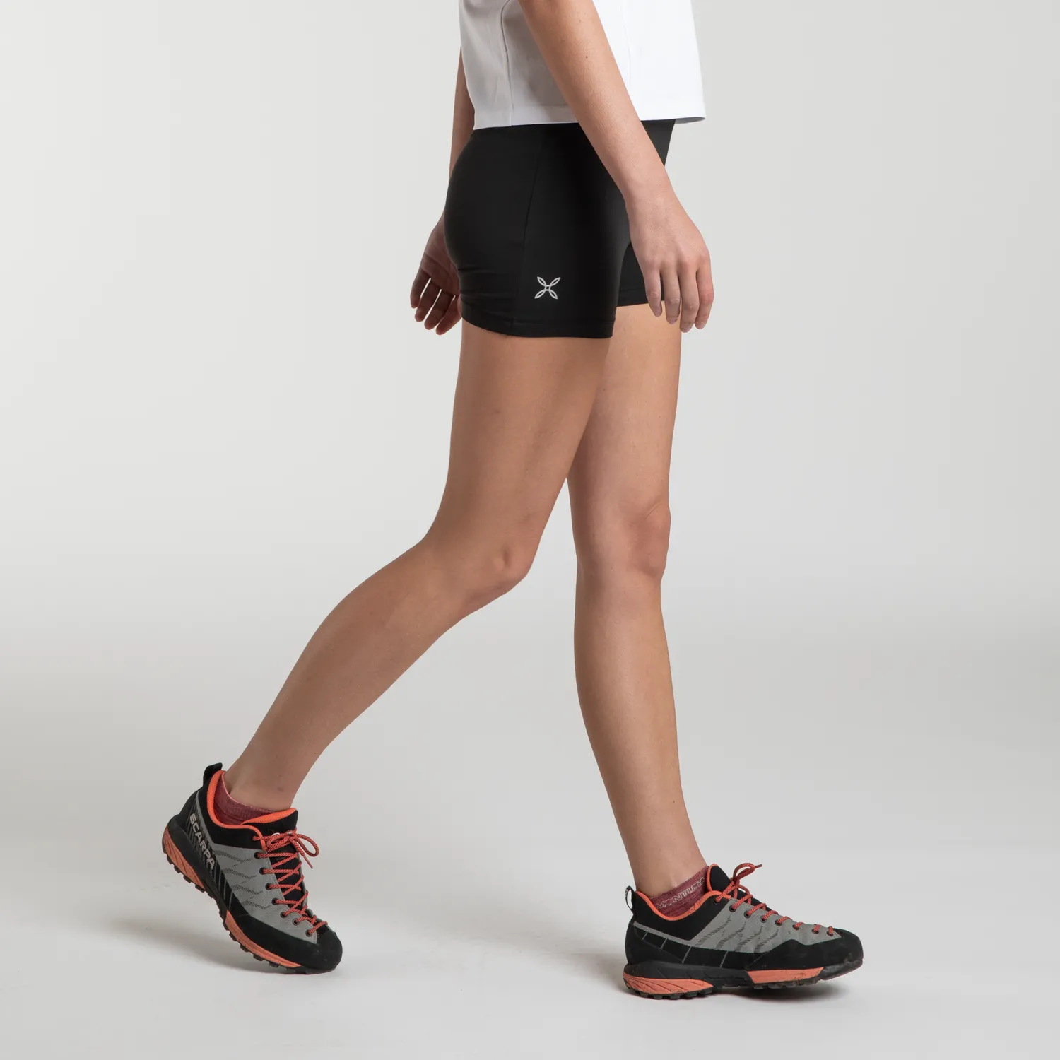 Montura Shiva Shorts short black coton bio femme