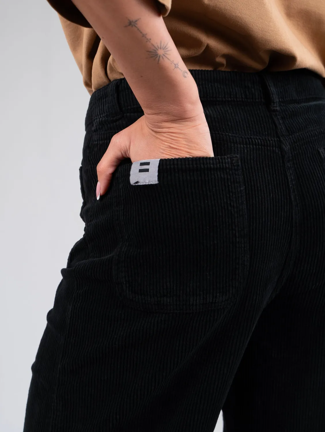 Cotelé Paris Pantalon Jane noir velours taille haute
