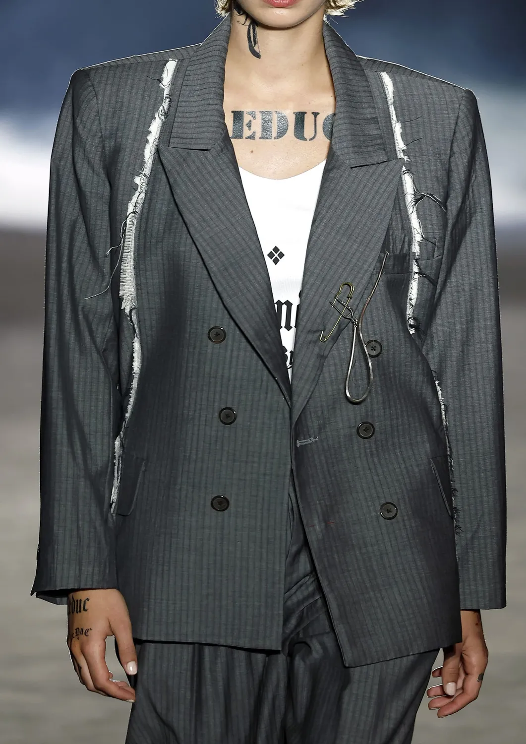 Paolo Leduc Holy Cuts blazer laine grise rayée