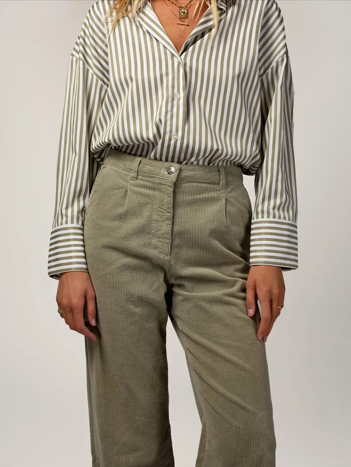Cotelé Paris Pince pantalon velours sauge coton bio