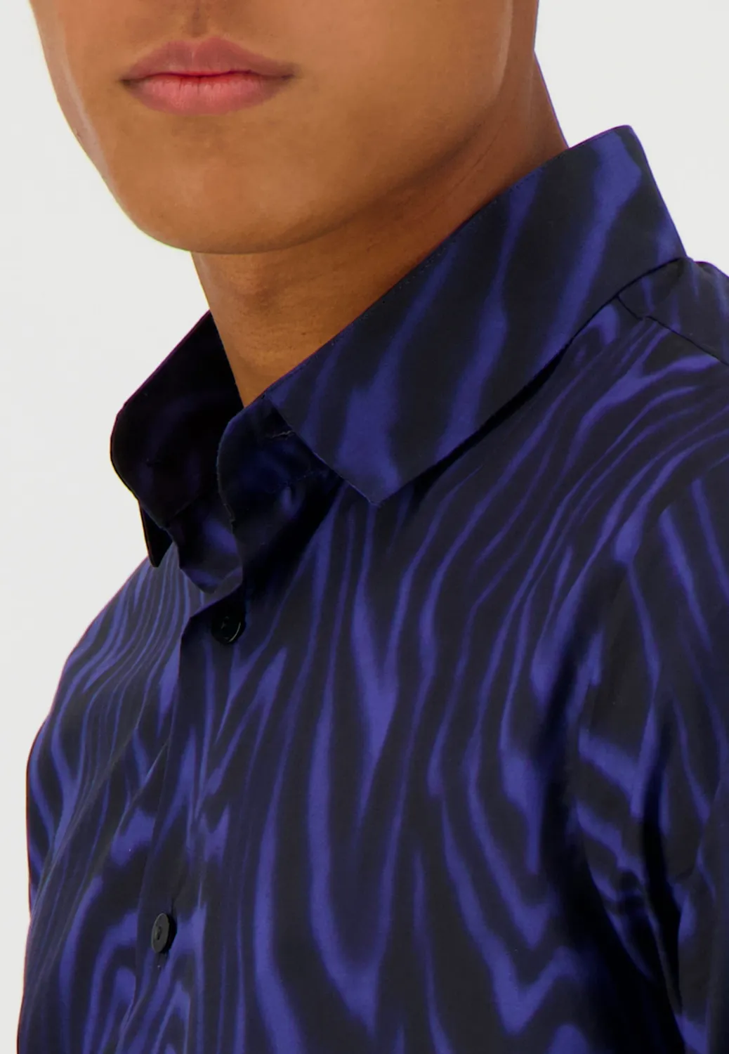 Pierre Talamon moirée chemise bleue effet moiré