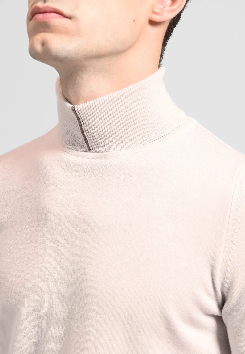 Pierre Talamon col roulé pull beige col roulé