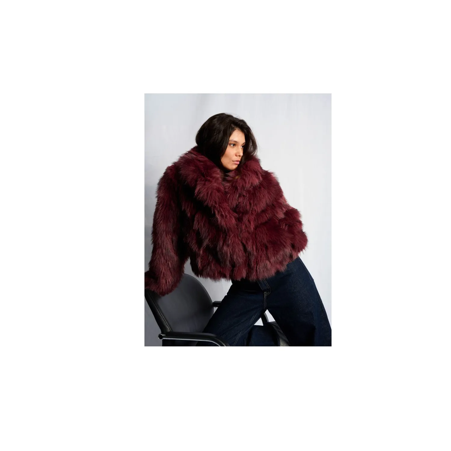 Oakwood Stacy 65304 veste fausse fourrure bordeaux à crochets