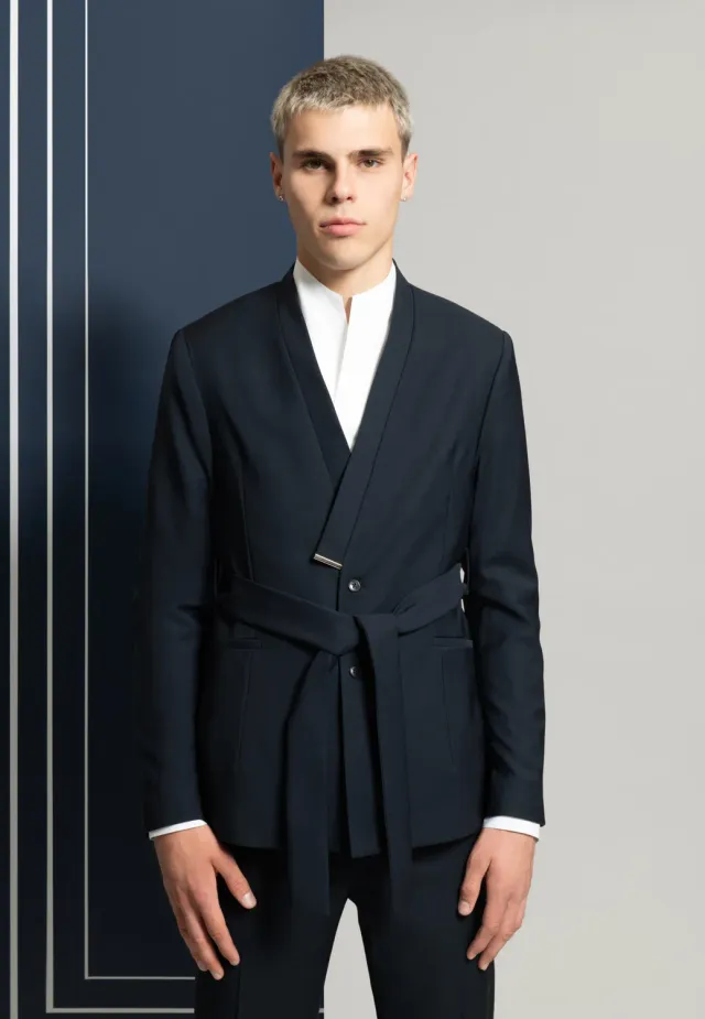 Pierre Talamon Yukata veste laine bleu marine ceinturée