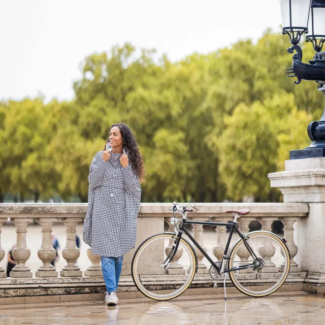 Le Temps des Grenouilles Paris poncho pluie vélo recyclé