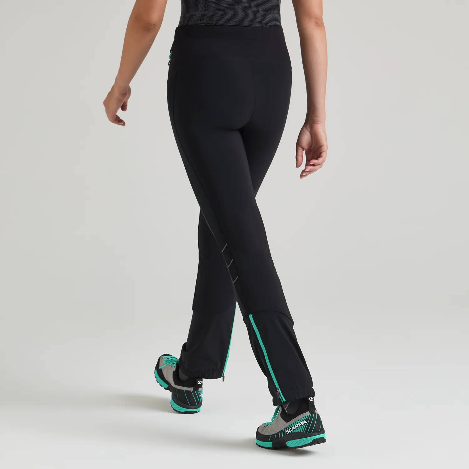 Montura Poison Pants Woman pantalon femme noir imperméable
