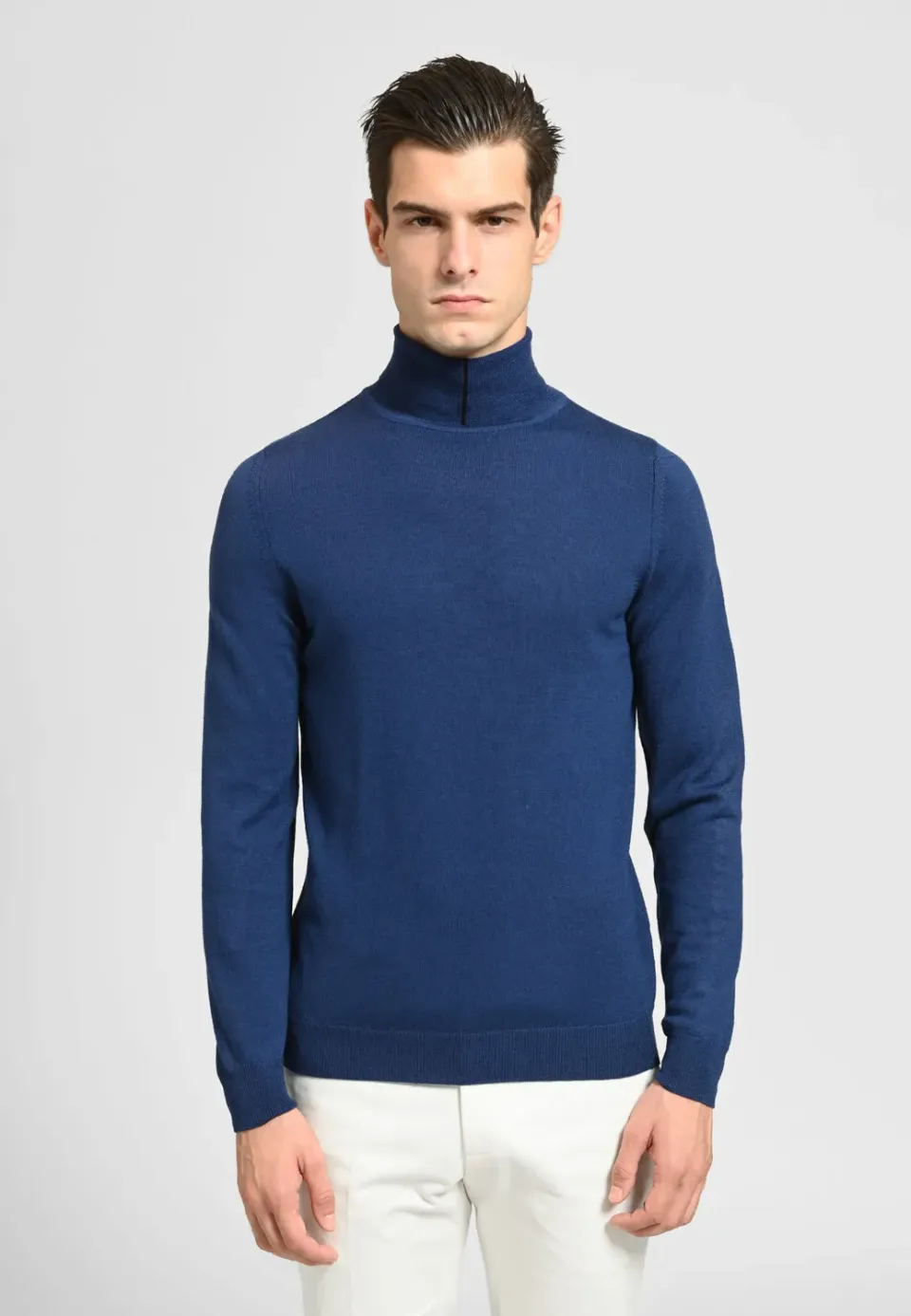 Pierre Talamon pull col roulé bleu manches longues