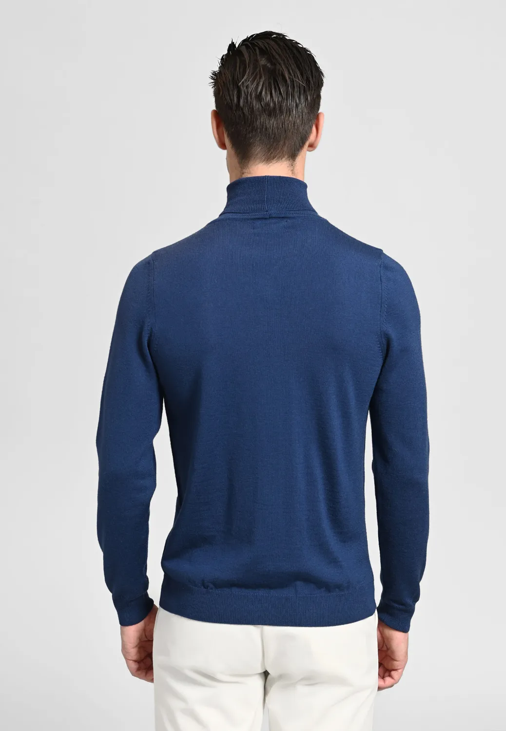 Pierre Talamon pull col roulé bleu manches longues