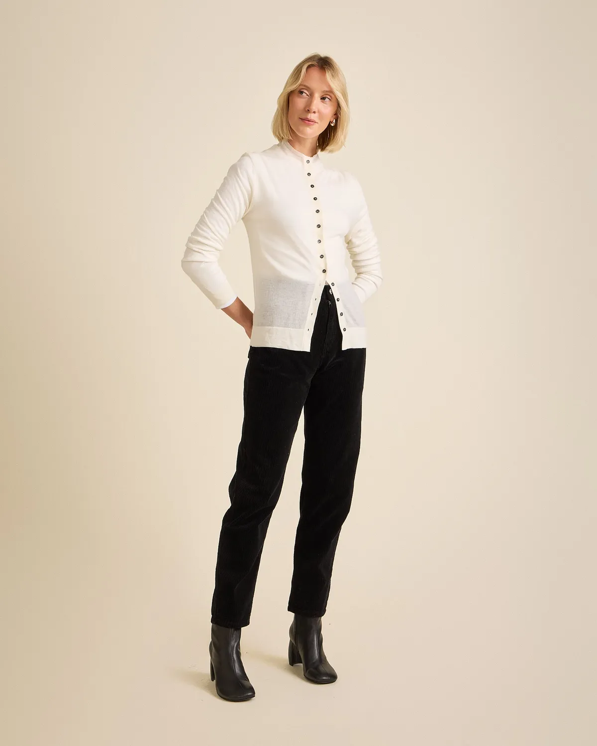 Cotélé Paris Mom pantalon noir velours bio