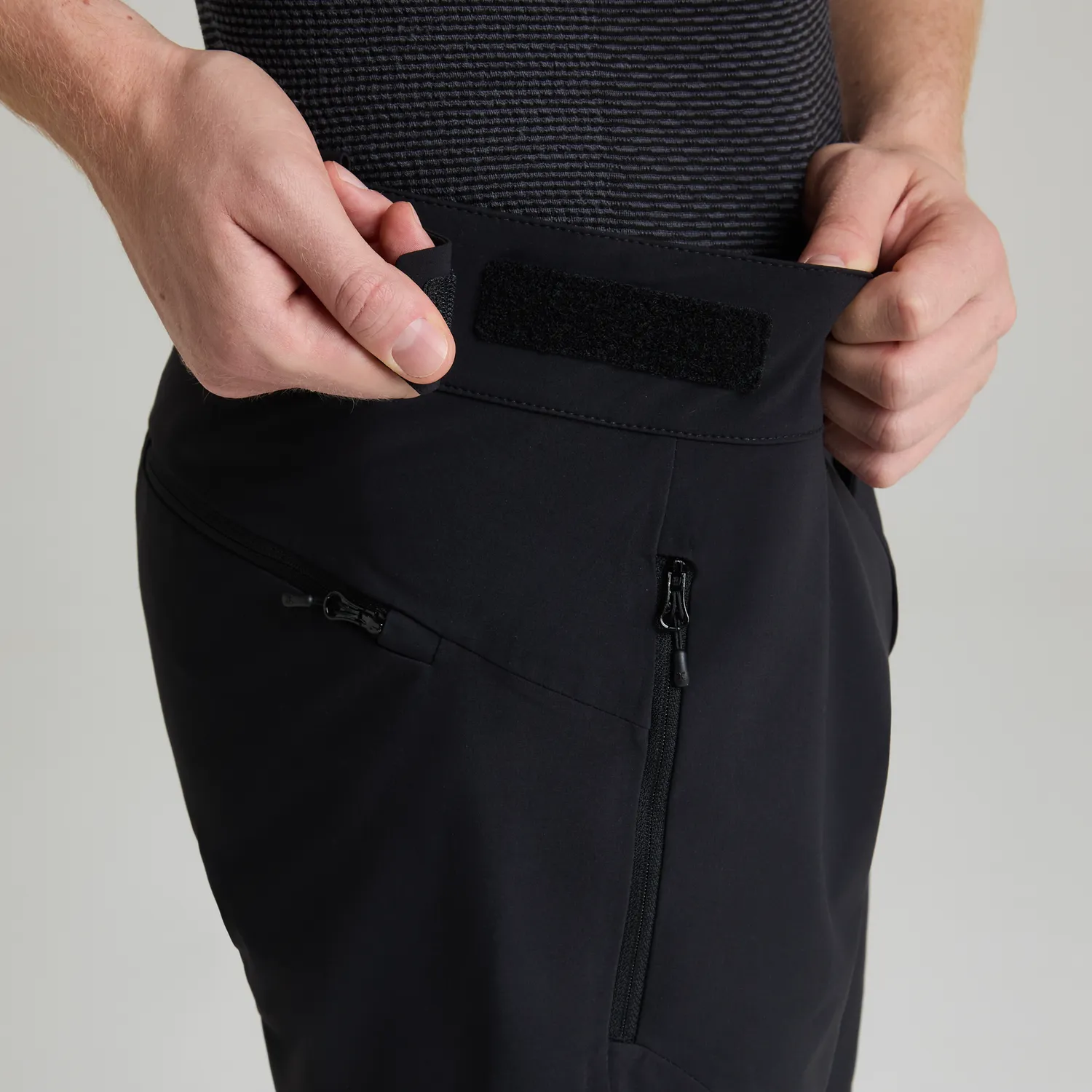 Montura Ski More 2 pantalon ski noir isolé imperméable