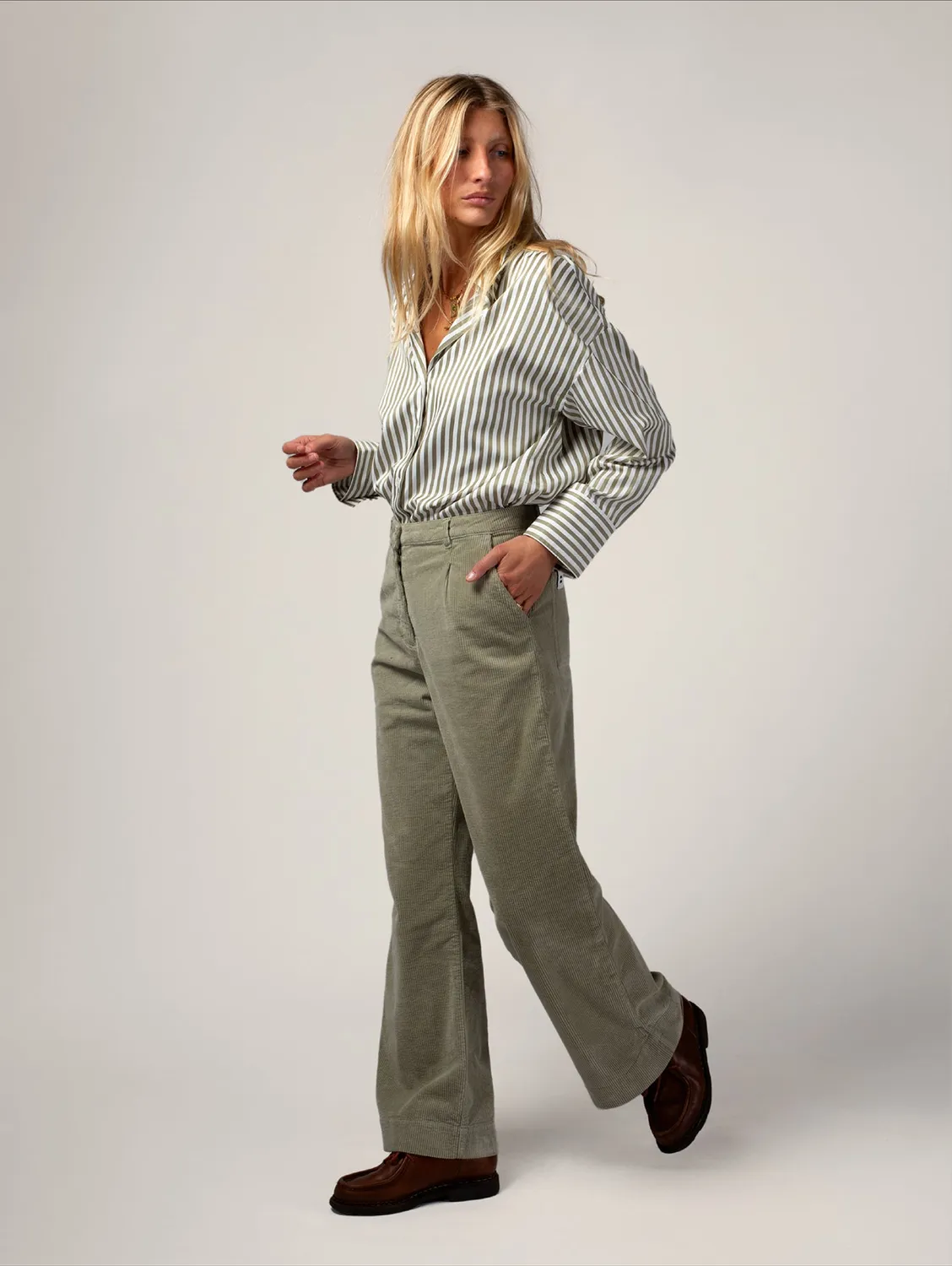 Cotelé Paris Pince pantalon velours sauge coton bio