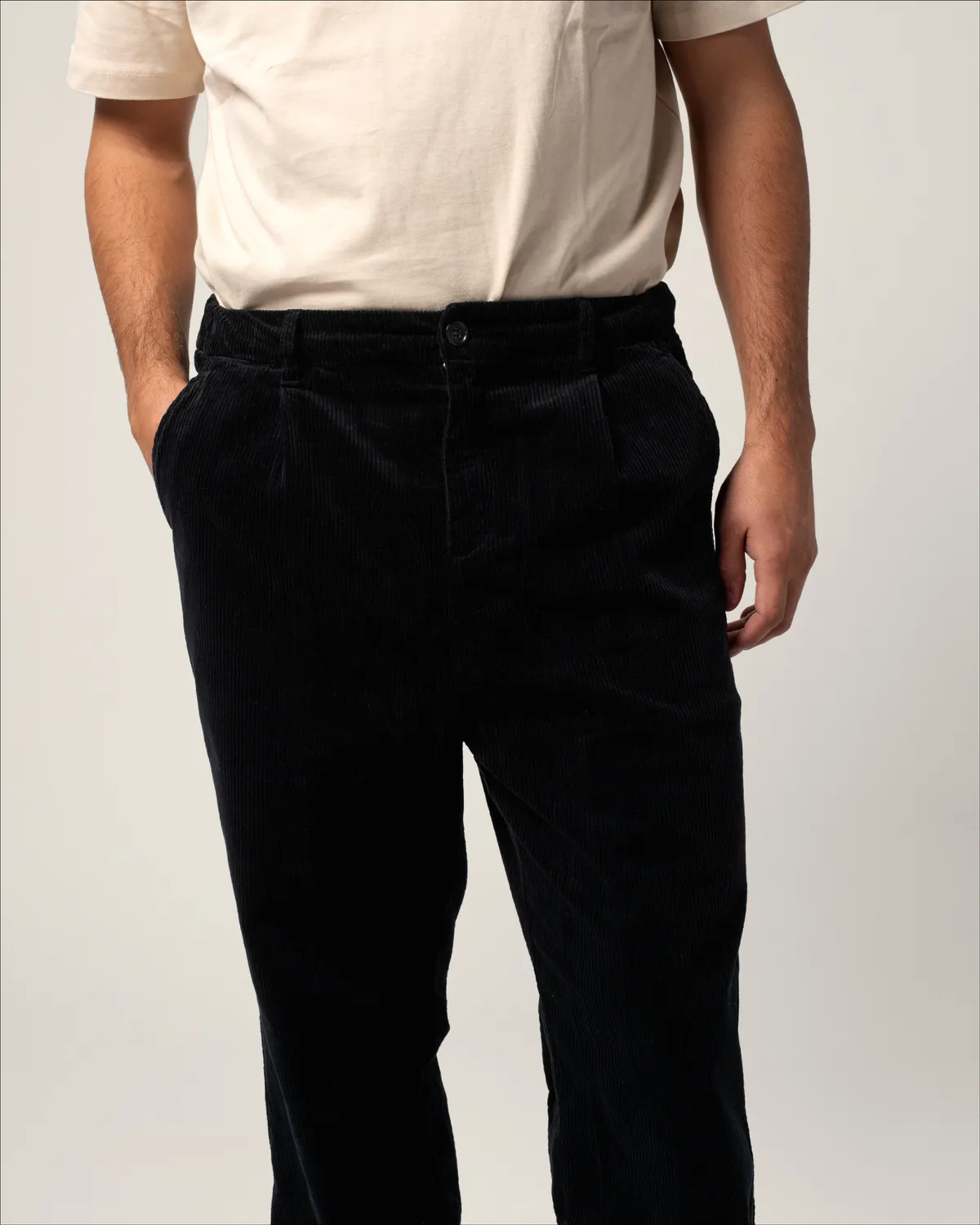 Cotelé Paris Pince pantalon homme noir velours bio
