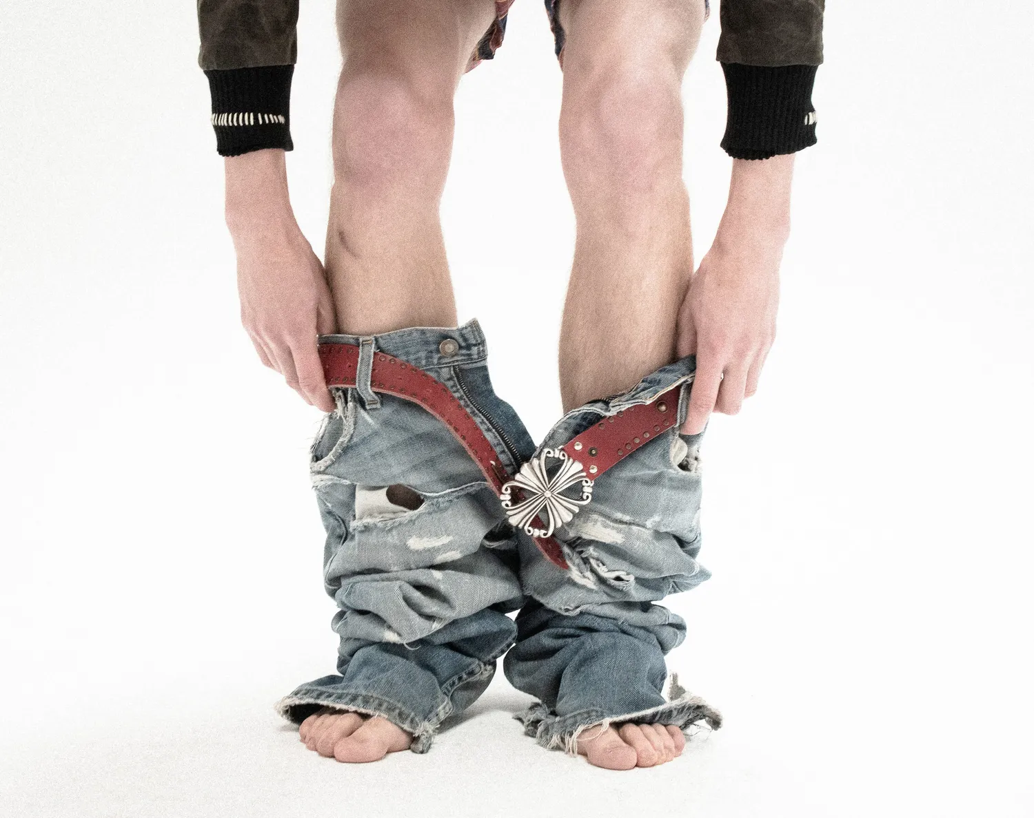 Paolo Leduc Fetish ceinture cuir rouge cloutée