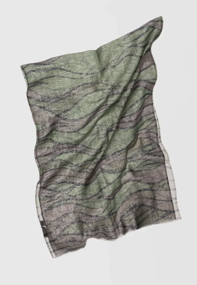 Pierre Talamon Naga Vert foulard léger à motifs